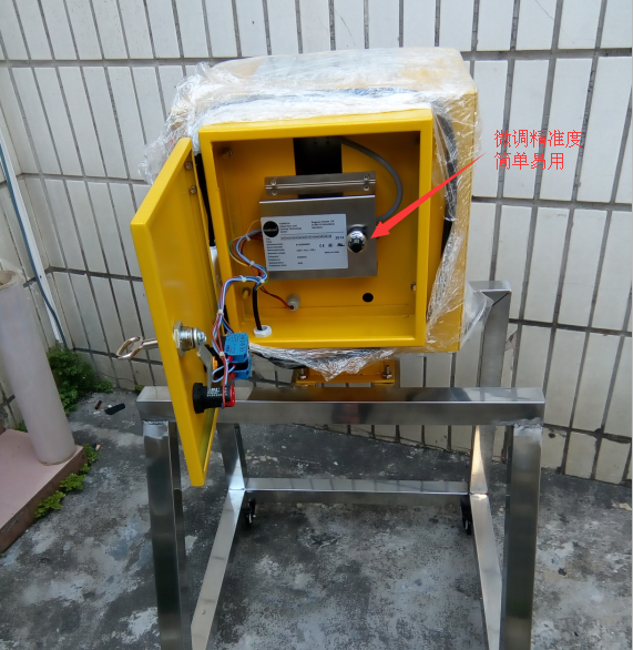 供應(yīng)梁興塑機輔機 塑料銅鋁檢測分離器 再生塑料雜質(zhì)金屬分離器 德國技術(shù)第四代金屬分離器 東莞廠家直銷保修二年 終身維護